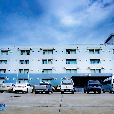 Horizon Hotel Surat Thani Exterior photo